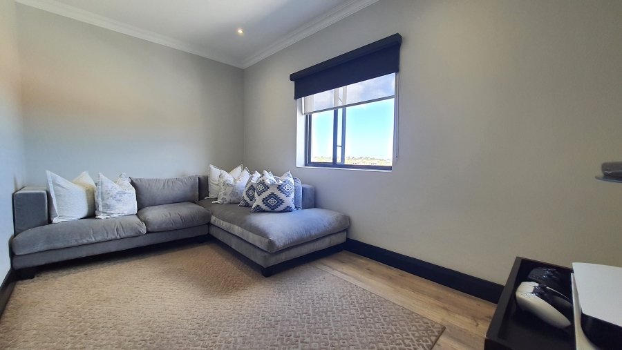 5 Bedroom Property for Sale in Theescombe Eastern Cape